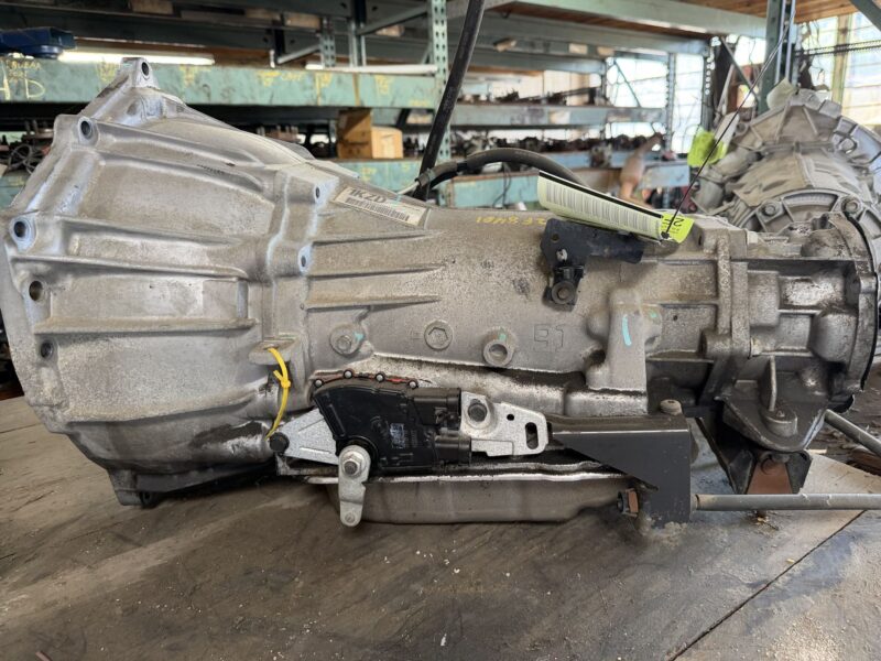 Used 2001 GMC Yukon XL 1500 Transmission Assembly