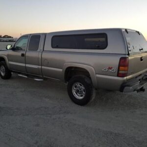 2003 GMC Sierra 2500 Topper Camper Shell