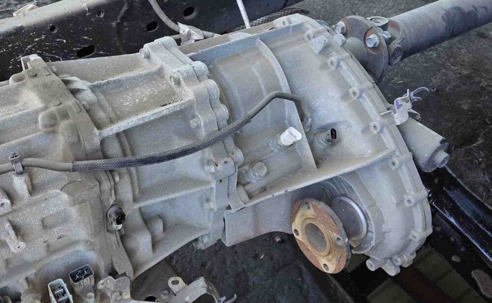 0000129373_0.jpg Used 2017 Nissan Titan XD Transfer Case Assembly