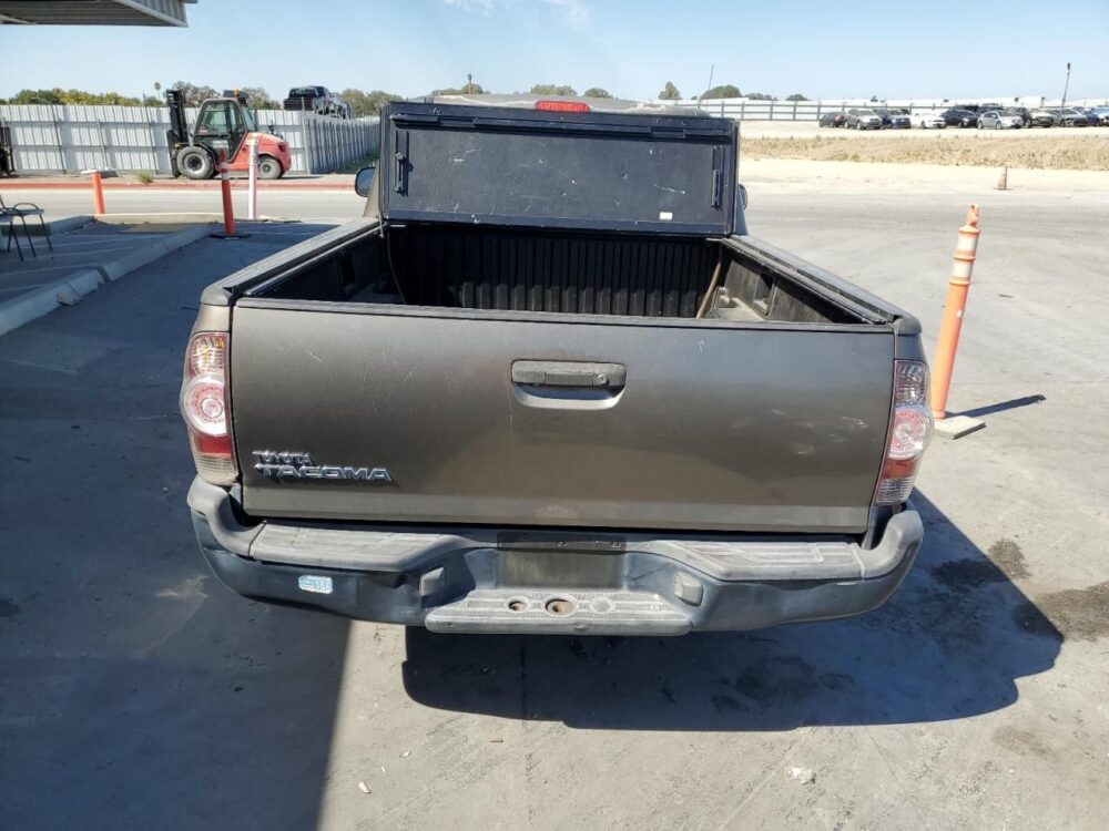 5H8816_9.jpg Used 2009 Toyota Tacoma Cowl Vent Panel