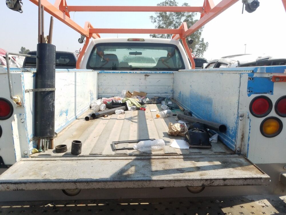 1C8213_6 Used 2008 Ford F-250 Super Duty Spindle Knuckle Front LH