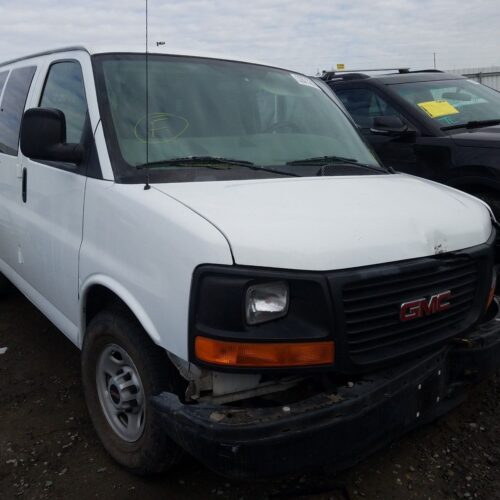 1C8215_0 Used 2006 GMC Savana 2500 Van Console Front