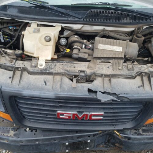 1C8215_7 Used 2006 GMC Savana 2500 Van Console Front