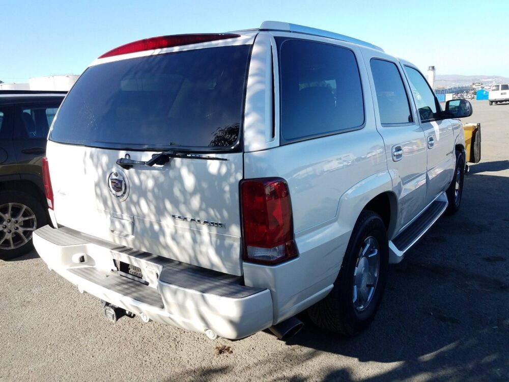 1D8221_4 Used 2004 Cadillac Escalade Carpet Front
