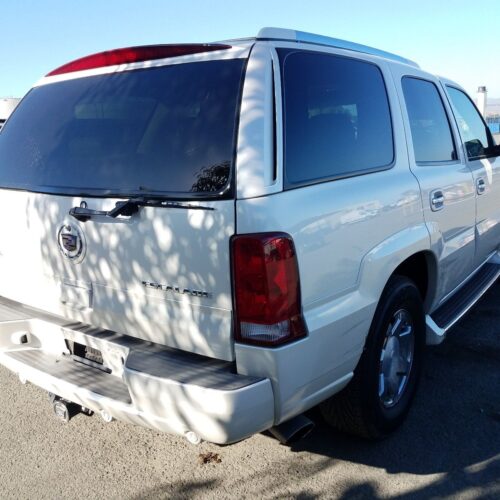 1D8221_4 Used 2004 Cadillac Escalade Carpet Front