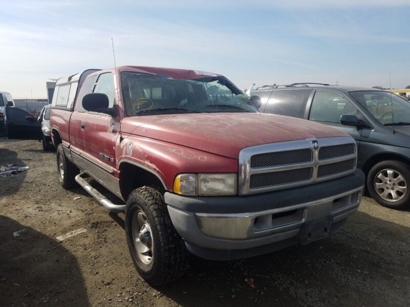 1E8239_0 Used 1999 Dodge Ram 1500 Axle Assembly Front (4WD)