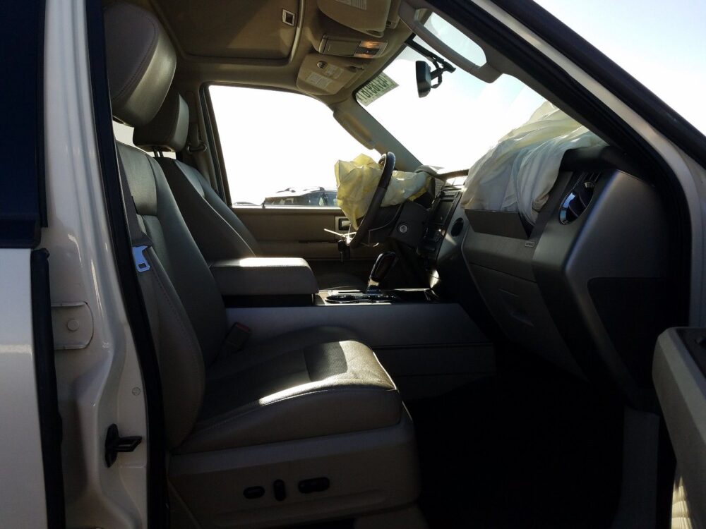 Used 2008 Ford Expedition Side View Mirror LH
