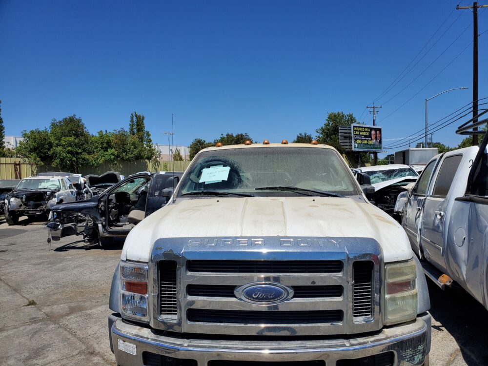 1F8255_1 Used 2008 Ford F-550 Super Duty Fender RH