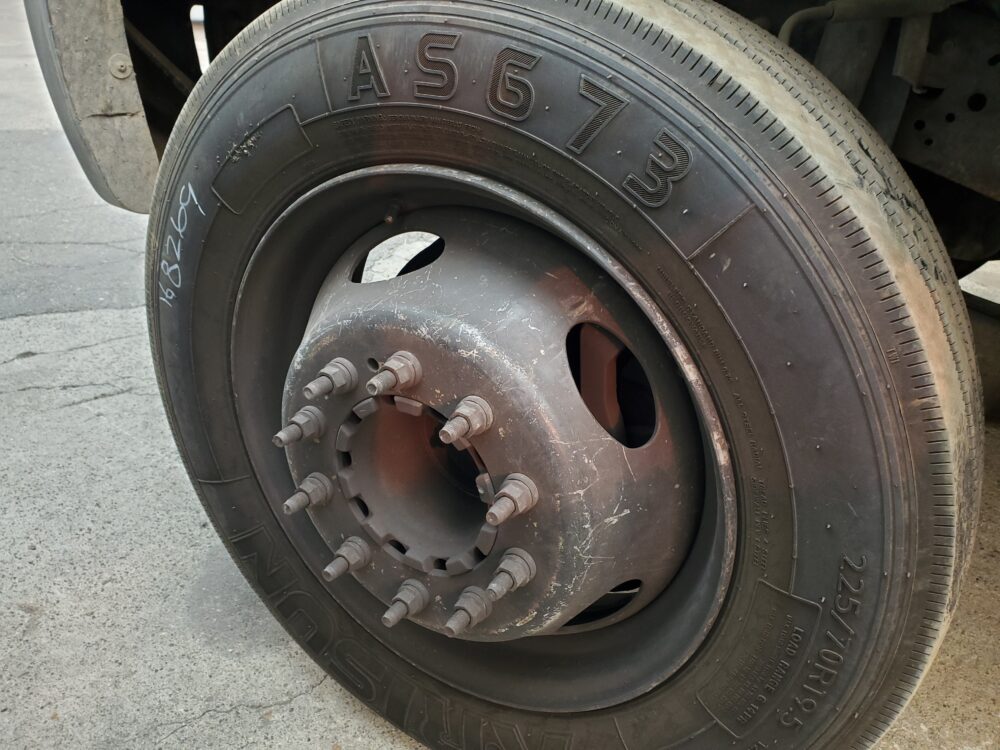 Used 2005 Ford F-550 Super Duty AC Compressor