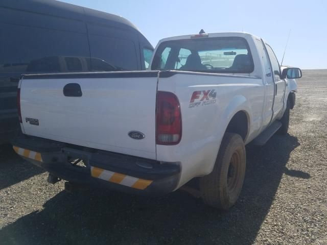 1J8298_0 Used 2003 Ford F-250 Super Duty Wheel