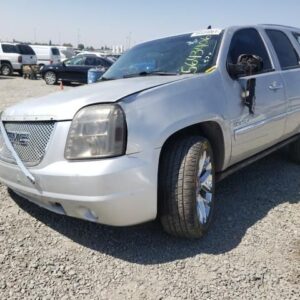 2011 GMC Yukon Front Lamp LH