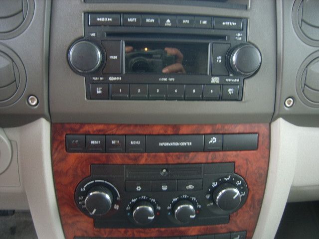 2C6578_9 Used 2006 Jeep Commander Tail Lamp RH