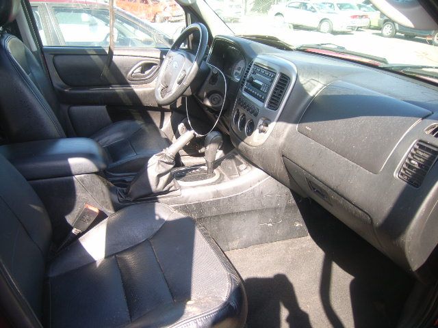 2E6591_5 Used 2005 Ford Escape Chassis Control Module 5L8Z14B321BA