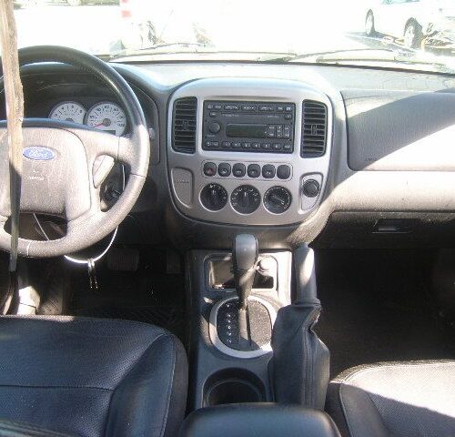 2E6591_9 Used 2005 Ford Escape Chassis Control Module 5L8Z14B321BA