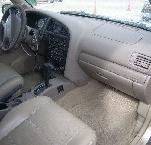 Used 2001 Nissan Pathfinder Chassis Control Module 988204W625