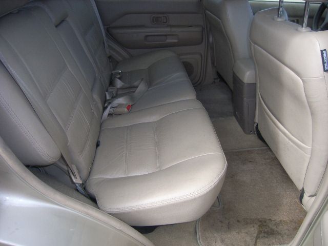 Used 2001 Nissan Pathfinder Chassis Control Module 988204W625