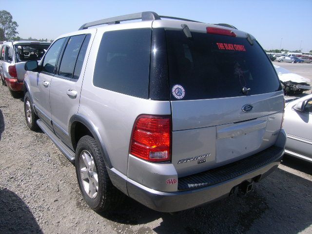 2F6610_0 Used 2005 Ford Explorer Fender LH