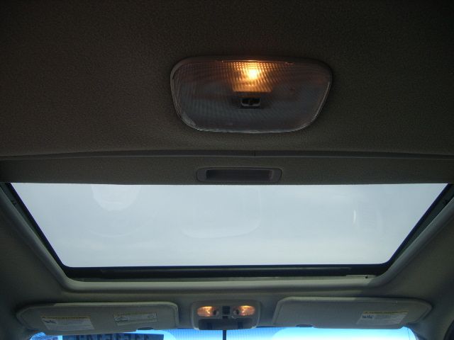 2H6636_10 Used 2005 Ford Escape Side View Mirror RH