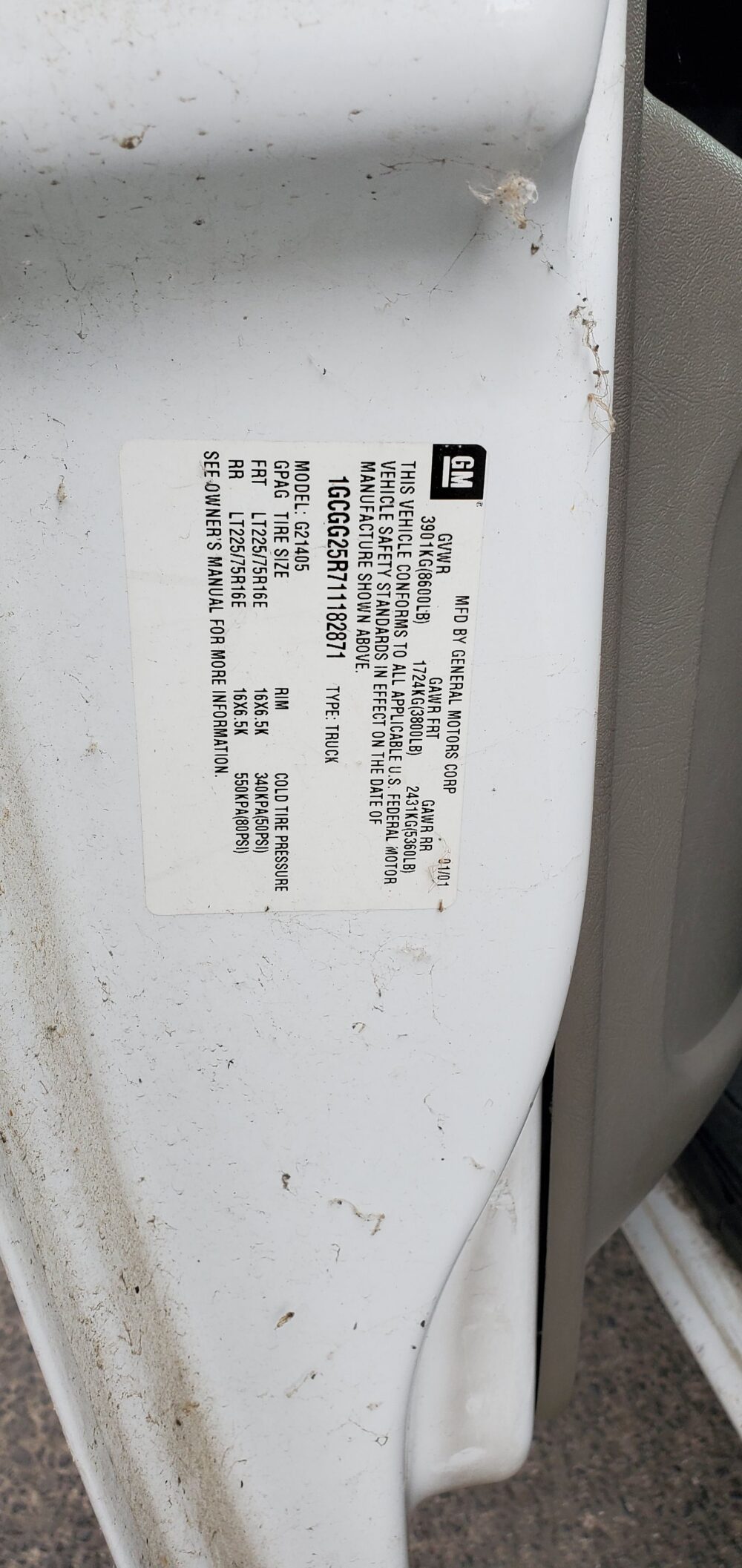 2H8430_1 Used 2001 Chevrolet Express 2500 Van AC Compressor
