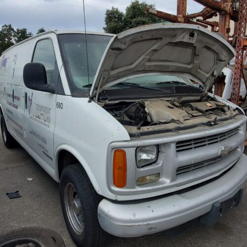 2H8430_3 Used 2001 Chevrolet Express 2500 Van AC Compressor
