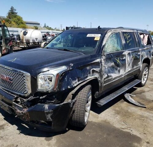 Used 2015 GMC Yukon XL 1500 Navigation / Entertainment Screen