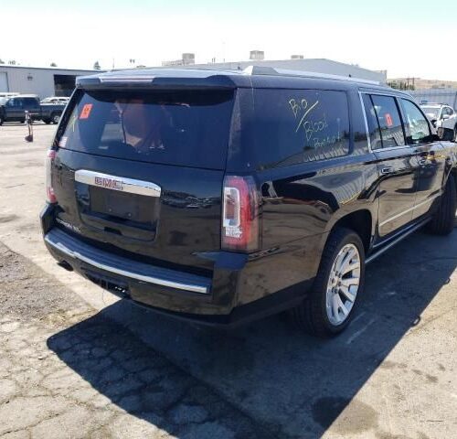Used 2015 GMC Yukon XL 1500 Navigation / Entertainment Screen