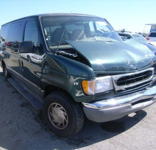 2J6654_1 Used 2001 Ford E-150 Van Navigation / Entertainment Screen