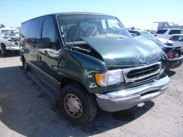 2J6654_1 Used 2001 Ford E-150 Van Navigation / Entertainment Screen
