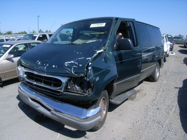 2J6654_2 Used 2001 Ford E-150 Van Navigation / Entertainment Screen