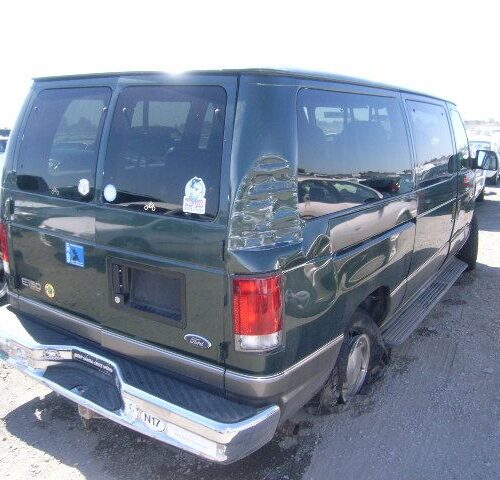 2J6654_4 Used 2001 Ford E-150 Van Navigation / Entertainment Screen