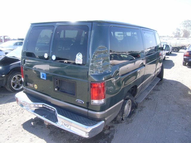 2J6654_4 Used 2001 Ford E-150 Van Navigation / Entertainment Screen