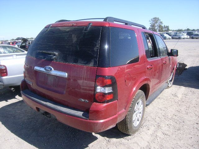 2K6667_0 Used 2010 Ford Explorer Jack