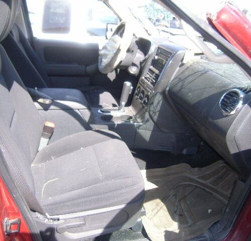 2K6667_5 Used 2010 Ford Explorer Spindle Knuckle Front LH