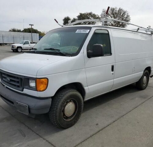2L8476_0 Used 2003 Ford E-150 Van Fender RH