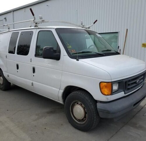 2L8476_5 Used 2003 Ford E-150 Van Fender RH