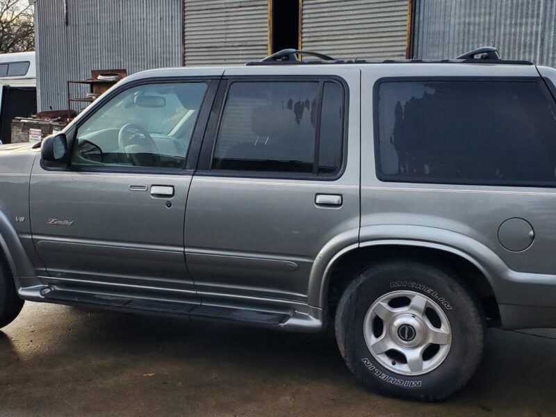 3A8496_0 Used 1999 Ford Explorer Bumper Assembly Rear