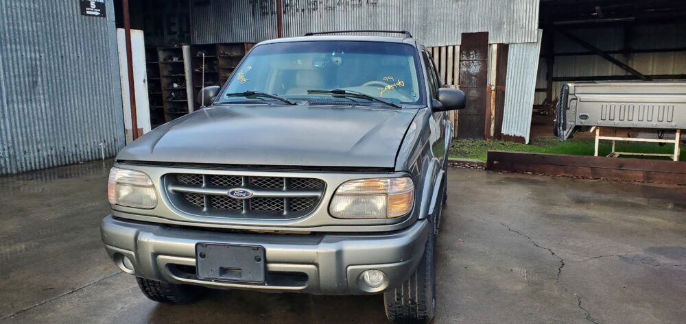3A8496_2 Used 1999 Ford Explorer Bumper Assembly Rear