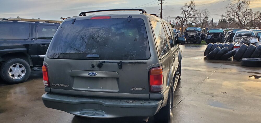 3A8496_4 Used 1999 Ford Explorer Bumper Assembly Rear