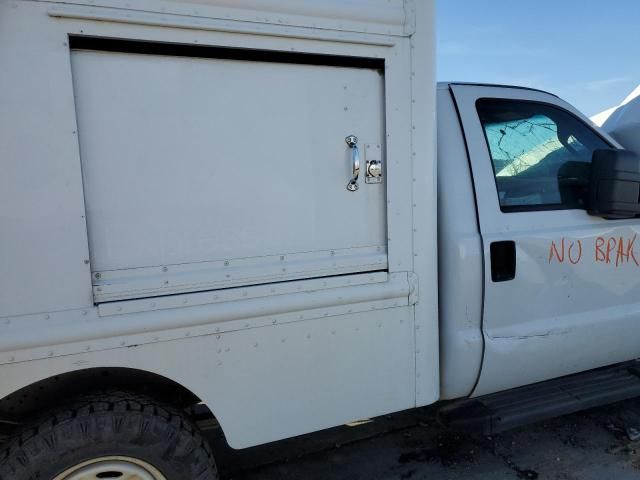 3B8513_4 Used 2015 Ford F-250 Super Duty AC Compressor