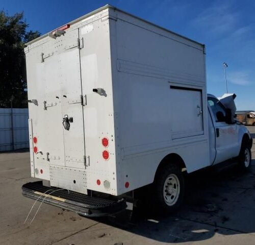 3B8513_8 Used 2015 Ford F-250 Super Duty AC Compressor