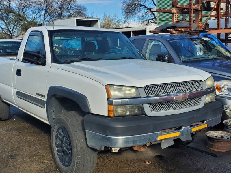 3C8524_0 Used 2004 Chevrolet Silverado 2500 Carrier Assembly