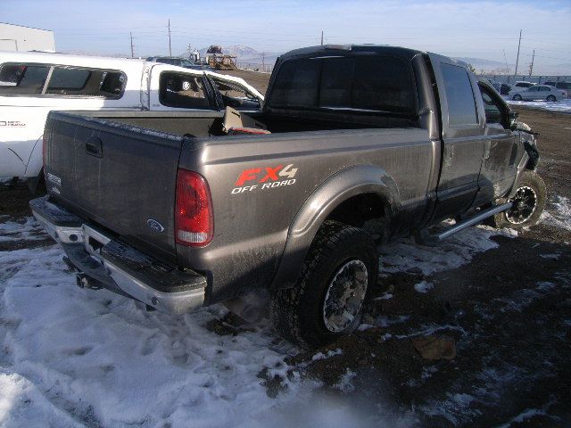 3D6739_6 Used 2006 Ford F-350 Super Duty Drive Shaft Rear