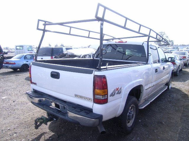 3D6740_0 Used 2002 GMC Sierra 2500 Bumper Assembly Front