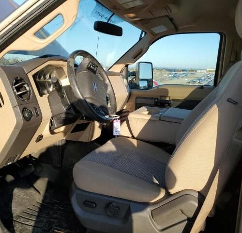 3D8540_9 Used 2011 Ford F-250 Super Duty Cab Clip