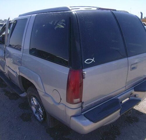 3F6763_3 Used 2000 GMC Yukon Spindle Knuckle Front RH
