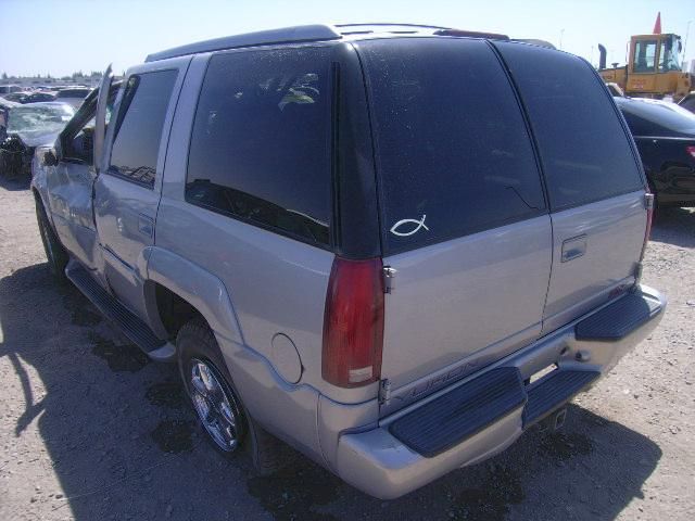 3F6763_3 Used 2000 GMC Yukon Spindle Knuckle Front RH