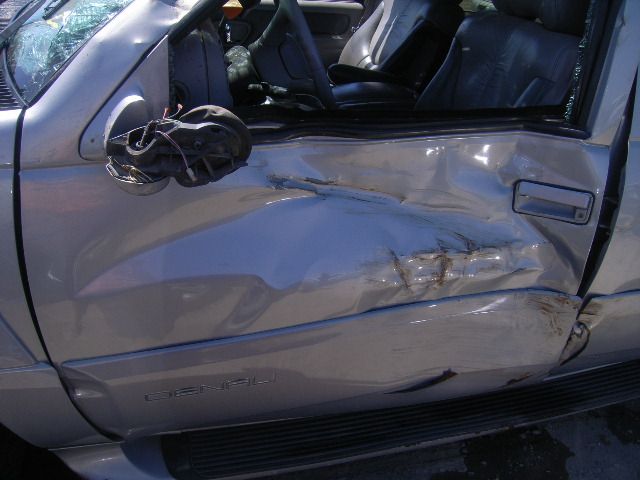 3F6763_9 Used 2000 GMC Yukon Spindle Knuckle Front RH