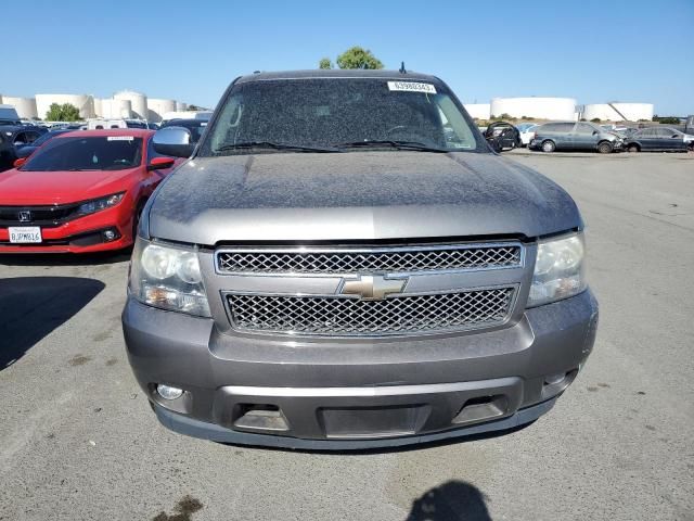 3H8584_12 Used 2009 Chevrolet Suburban 1500 Hood Hinge RH