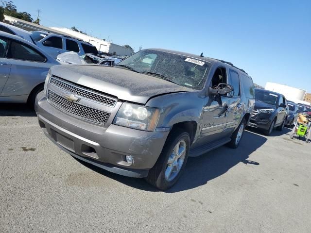 3H8584_7 Used 2009 Chevrolet Suburban 1500 Hood Hinge RH
