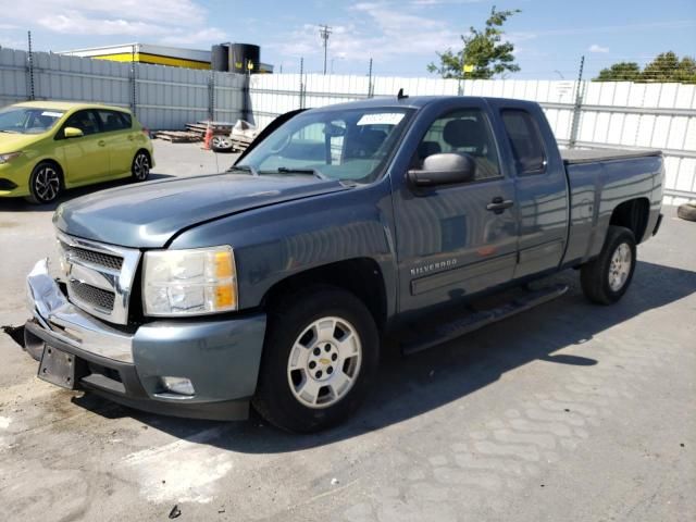 3I8592_0 Used 2011 Chevrolet Silverado 1500 Fuel Filler Neck